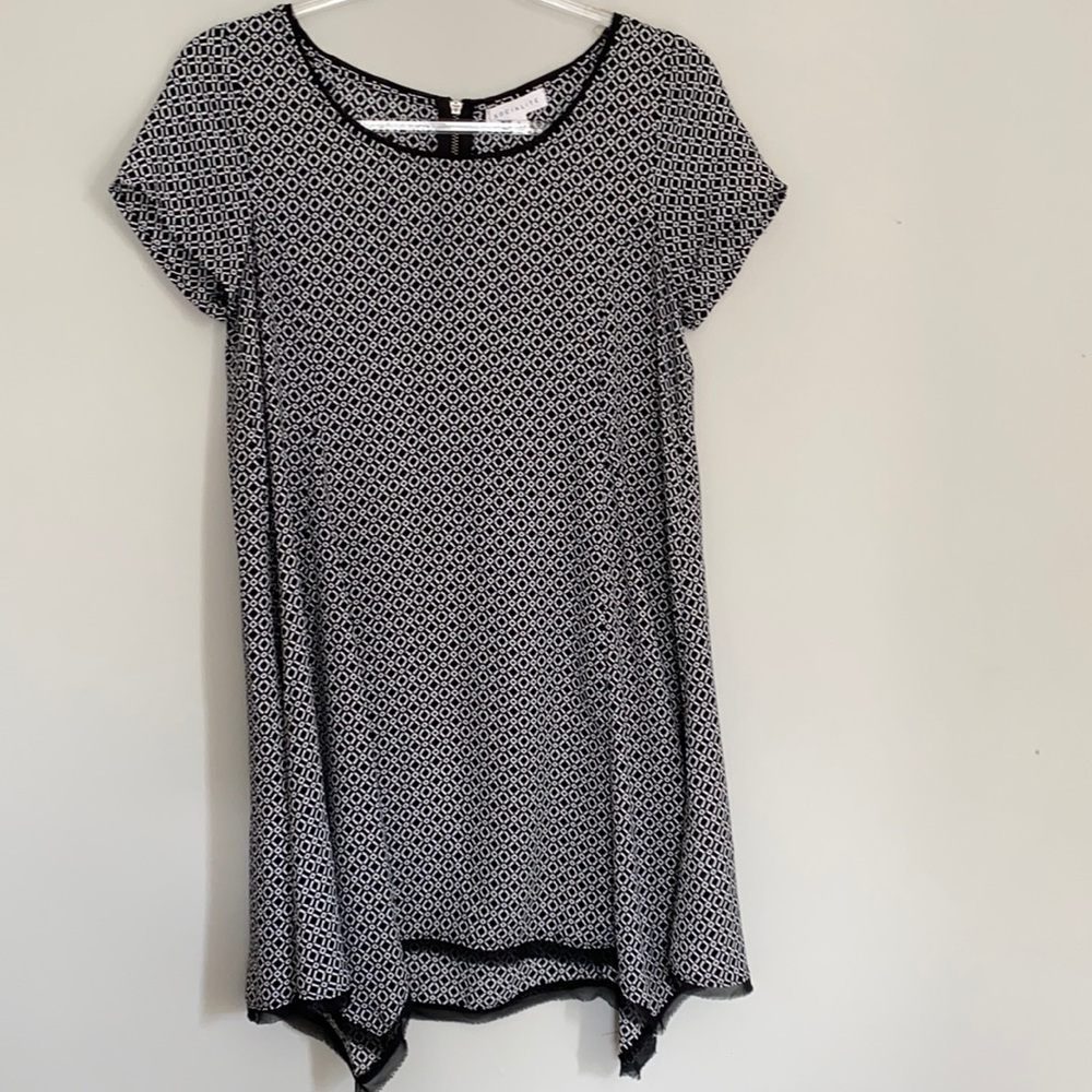 NEW black and white patterned dress